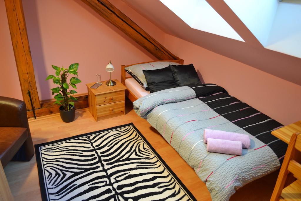 Byron Hotel Zlaté Moravce Quarto foto