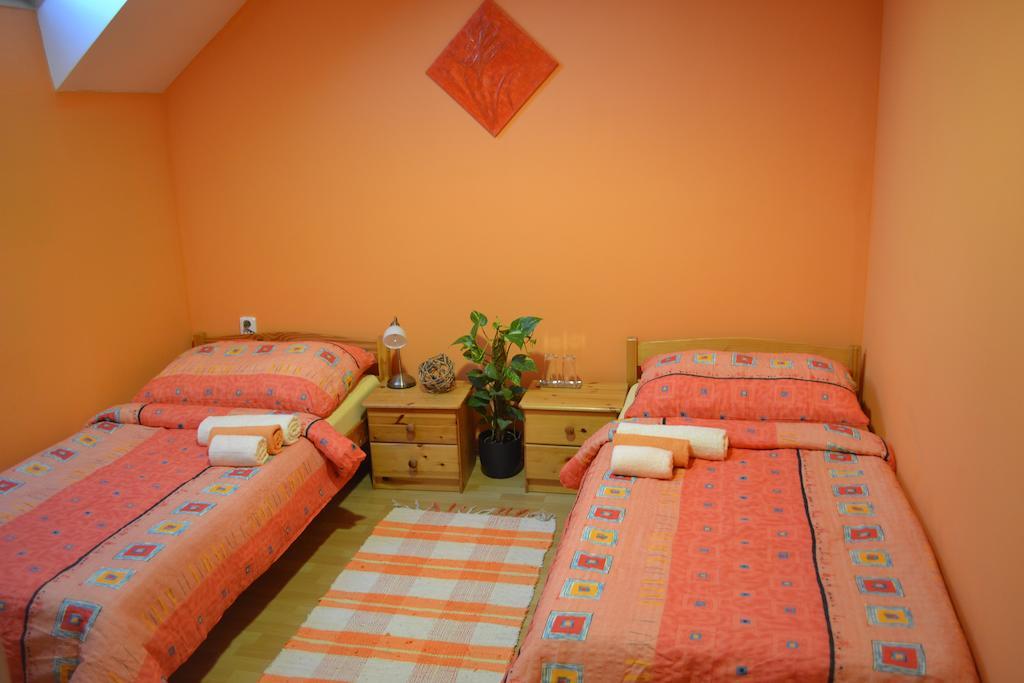 Byron Hotel Zlaté Moravce Quarto foto