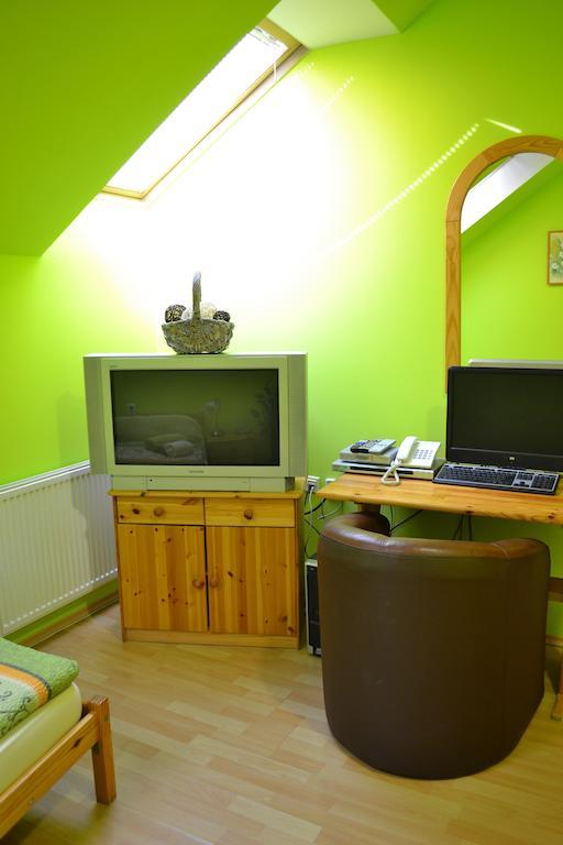 Byron Hotel Zlaté Moravce Quarto foto