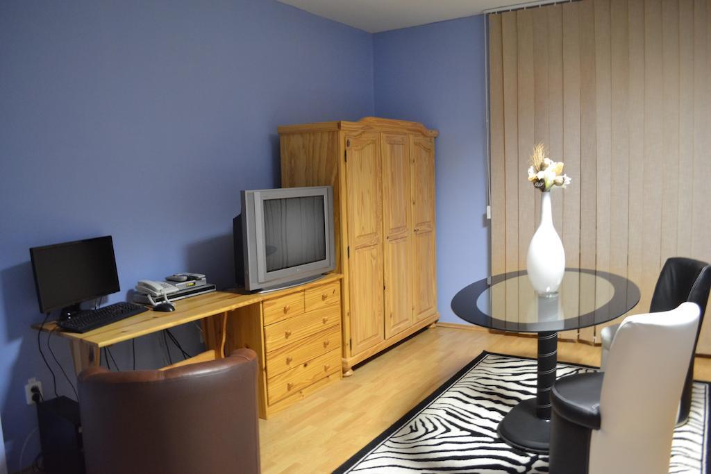 Byron Hotel Zlaté Moravce Quarto foto