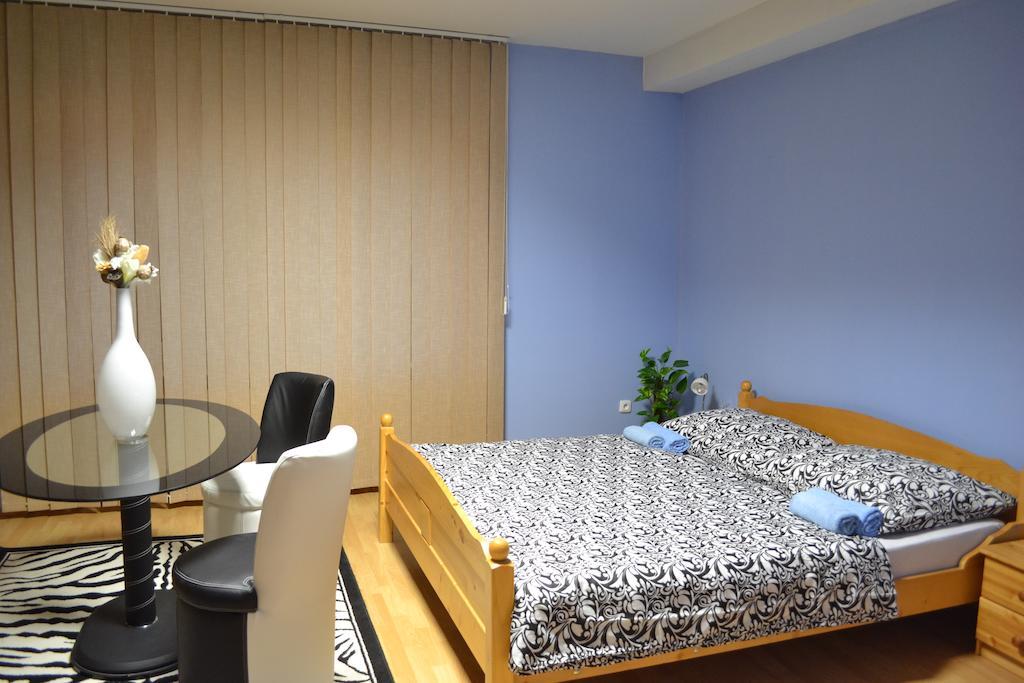 Byron Hotel Zlaté Moravce Quarto foto
